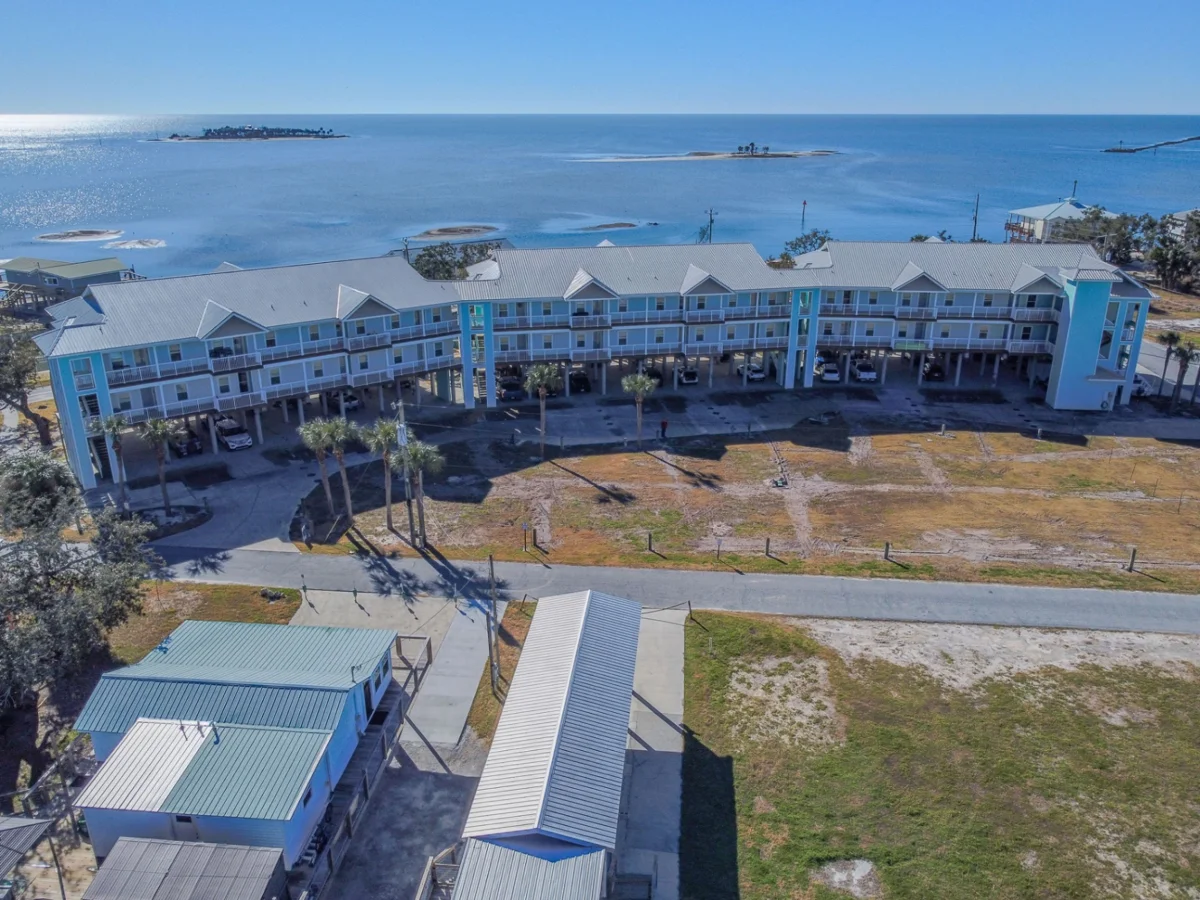 502 Main St #207, Horseshoe Beach, Florida